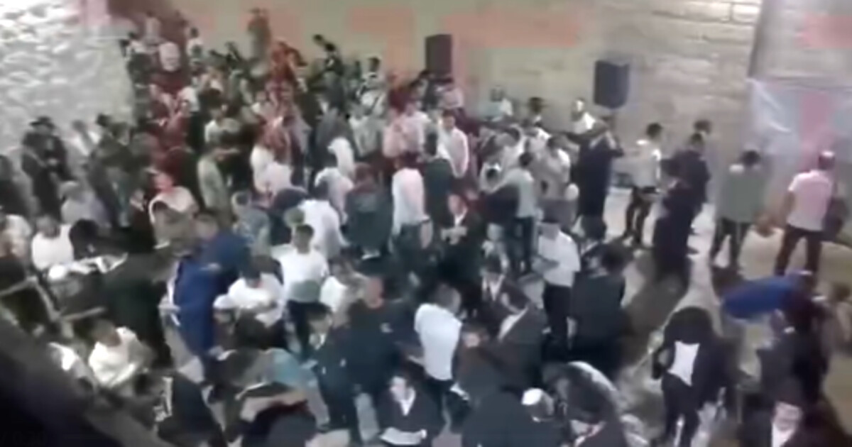 صورة أصلية موثقة لدى سابا الإخبارية من اقتحام مقام يوسف · معالجة تقنية للنشر من دون تغيير محتوى الصورة